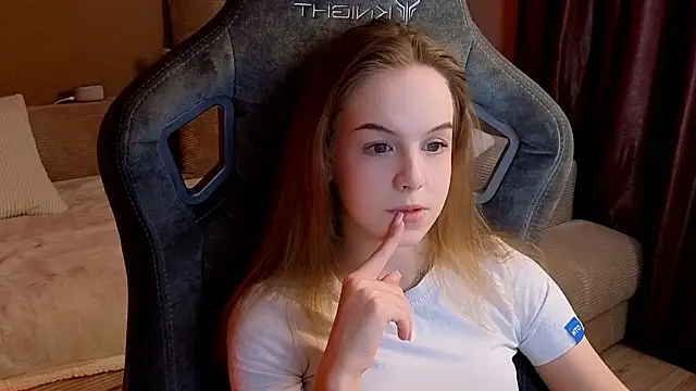 Snapshot of icesteam chatting on March 21, 9:03 am icesteam online show from March 21, 9:03 am