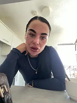 Darkfantisyx online show from April 1, 2:25 pm