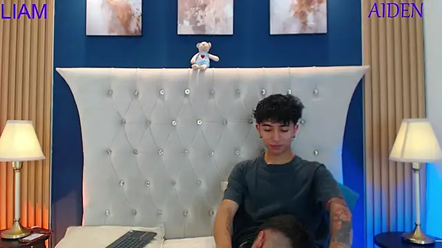 Aiden Rivers  online show from May 14, 1:18 pm