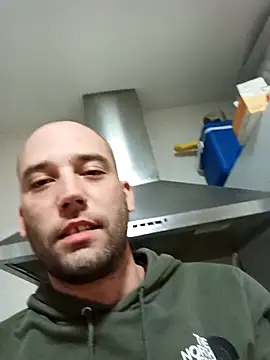 Snapshot of Franperry chatting on February 15, 11:23 pm Franperry online show from February 15, 11:23 pm