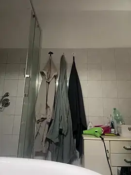 Snapshot of Tiziano94 chatting on March 20, 2:00 pm Tiziano94 online show from March 20, 2:00 pm