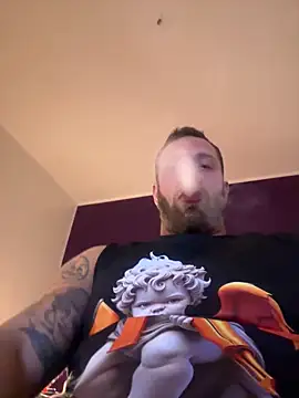 Snapshot of Tiziano94 chatting on March 21, 7:50 pm Tiziano94 online show from March 21, 7:50 pm