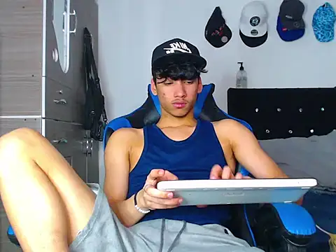 Lyam Russo online show from February 27, 8:53 pm