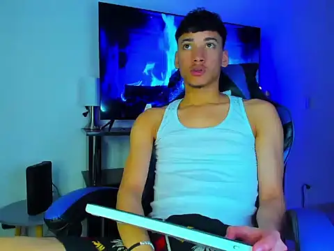 Lyam Russo online show from March 21, 5:56 am