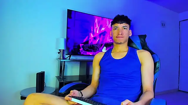 Lyam Russo online show from March 22, 5:00 am