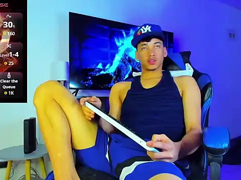 Lyam Russo online show from March 26, 8:42 am