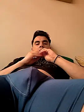 Snapshot of PornOliver247 chatting on February 16, 6:48 pm PornOliver247 online show from February 16, 6:48 pm