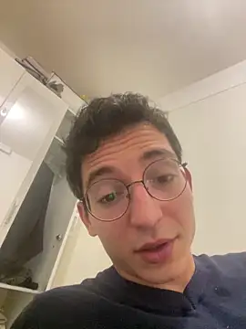 Snapshot of mnt1sks chatting on February 19, 12:28 am mnt1sks online show from February 19, 12:28 am