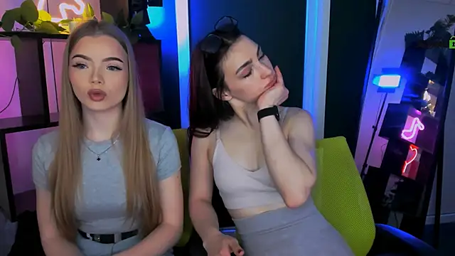 Snapshot of jenny_donne chatting on March 24, 12:43 pm jenny donne online show from March 24, 12:43 pm