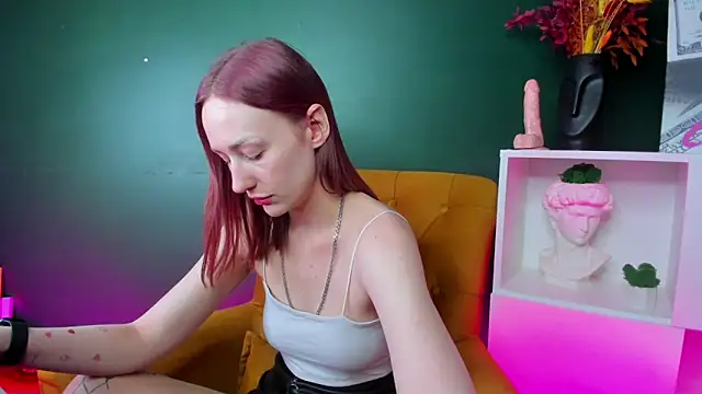 A Alise online show from March 30, 11:22 am