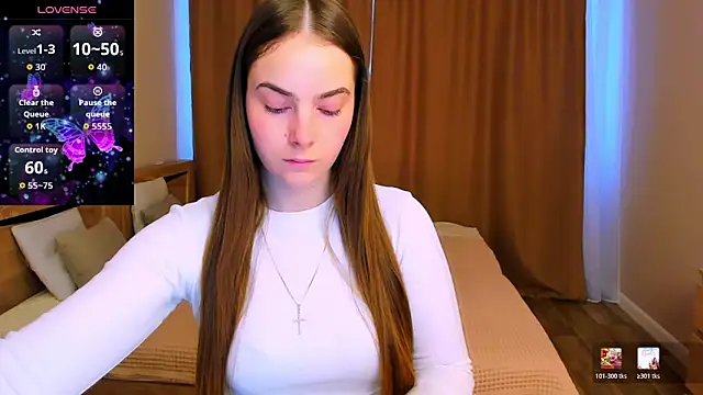 Snapshot of Maddy_Wood_ chatting on March 12, 8:42 am Maddy Wood online show from March 12, 8:42 am