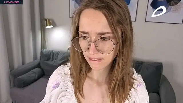 AshleyyJones online show from May 19, 2:45 pm
