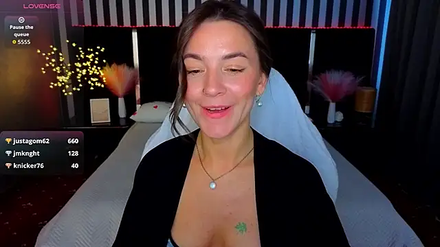 GracefulMichelle online show from May 12, 8:00 am