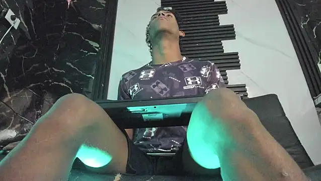 Snapshot of Ethan_Blazes chatting on March 16, 12:53 pm Ethan Blazes online show from March 16, 12:53 pm