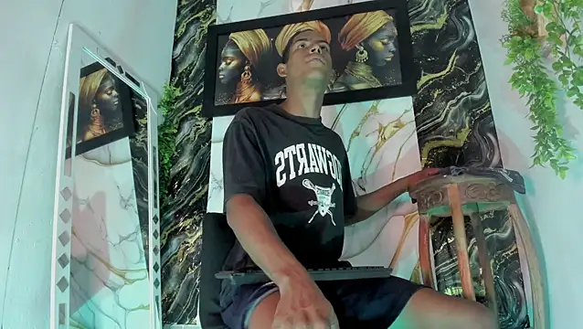 Snapshot of Ethan_Blazes chatting on April 1, 2:03 pm Ethan Blazes online show from April 1, 2:03 pm