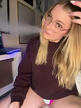 melanieTesss online show from March 30, 1:34 pm