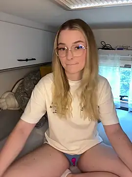 melanieTesss online show from May 23, 9:24 am