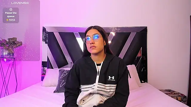 Snapshot of Mia_Iron chatting on April 2, 12:14 pm Mia Iron online show from April 2, 12:14 pm