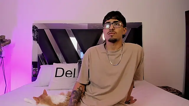 Snapshot of Mia_Iron chatting on April 4, 12:13 pm Mia Iron online show from April 4, 12:13 pm