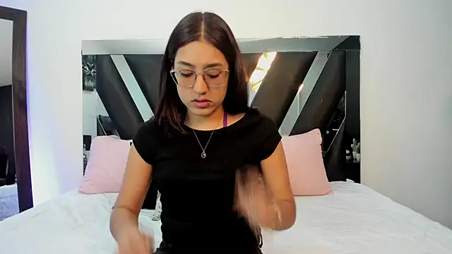 Mia Iron online show from May 19, 1:06 pm