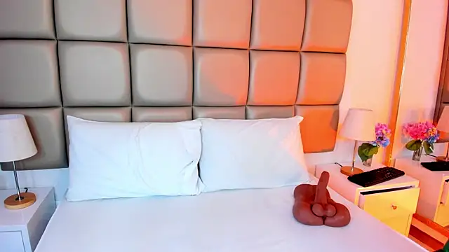 annybentleii online show from June 18, 11:36 am