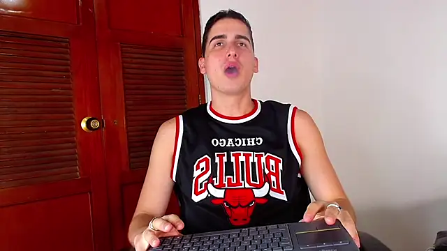 Snapshot of ryanlevi1 chatting on February 16, 4:47 pm ryanlevi1 online show from February 16, 4:47 pm