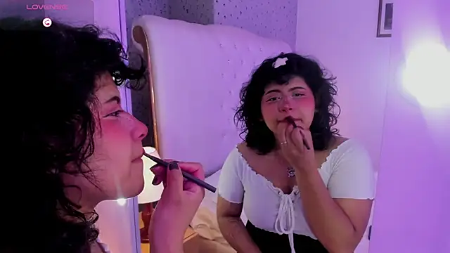 Snapshot of VinkSmokee chatting on March 8, 2:54 pm VinkSmokee online show from March 8, 2:54 pm