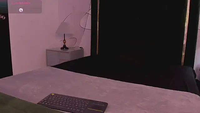 Snapshot of VinkSmokee chatting on April 5, 7:00 pm VinkSmokee online show from April 5, 7:00 pm