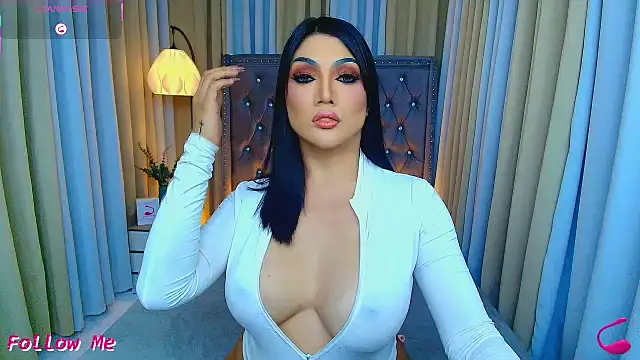 Laureen Hilton online show from March 26, 12:00 pm