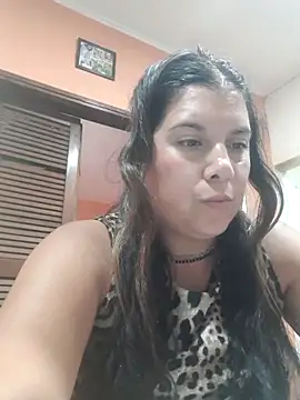 Snapshot of Lucia_queen chatting on April 4, 11:35 pm Lucia queen online show from April 4, 11:35 pm