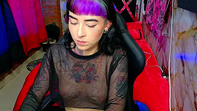 nova kitttyy online show from April 6, 1:03 am