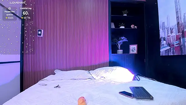 SiaFoxx  online show from June 4, 8:48 pm