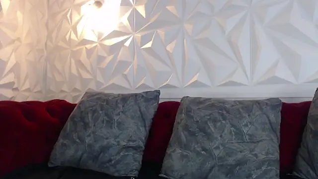 Snapshot of violet_angel13 chatting on June 22, 7:00 pm violet angel13 online show from June 22, 7:00 pm