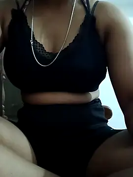 Snapshot of CURVYMOOMMY chatting on March 12, 1:28 pm CURVYMOOMMY online show from March 12, 1:28 pm