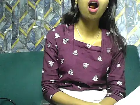 Snapshot of Rani1993 chatting on April 7, 7:36 pm Rani1993 online show from April 7, 7:36 pm