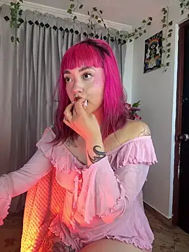 Snapshot of SweetGigi420 chatting on February 19, 9:11 pm SweetGigi420 online show from February 19, 9:11 pm