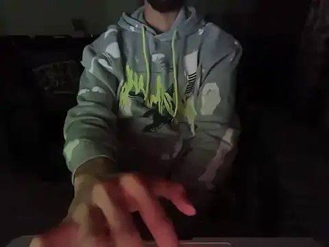 Snapshot of Robyne_xx chatting on March 4, 5:30 pm Robyne xx online show from March 4, 5:30 pm