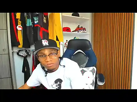 Snapshot of yandi_hot chatting on February 16, 6:15 pm yandi hot online show from February 16, 6:15 pm