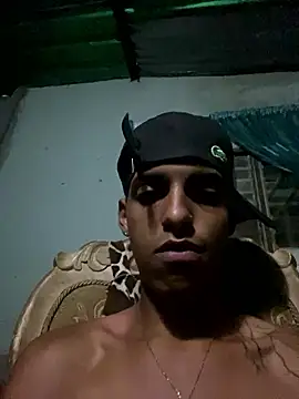 Snapshot of Alee_2005 chatting on March 28, 8:36 am Alee 2005 online show from March 28, 8:36 am