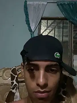 Snapshot of Alee_2005 chatting on April 6, 7:20 am Alee 2005 online show from April 6, 7:20 am