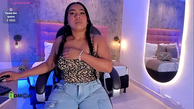 brithanycampbell online show from May 11, 12:00 pm