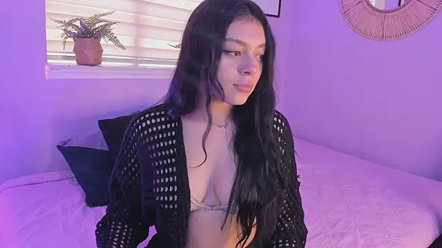 Snapshot of Lummii_ chatting on March 2, 7:21 pm Lummii online show from March 2, 7:21 pm