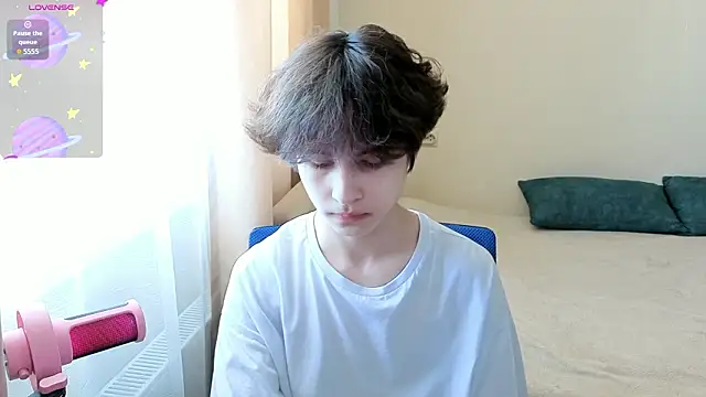 Snapshot of _LukaHayes_ chatting on March 5, 11:17 am LukaHayes online show from March 5, 11:17 am