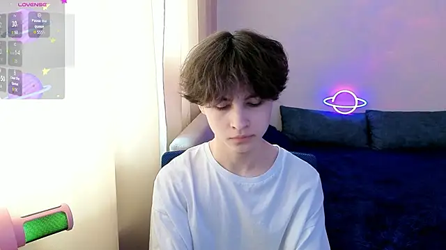 Snapshot of _LukaHayes_ chatting on March 15, 11:49 am LukaHayes online show from March 15, 11:49 am