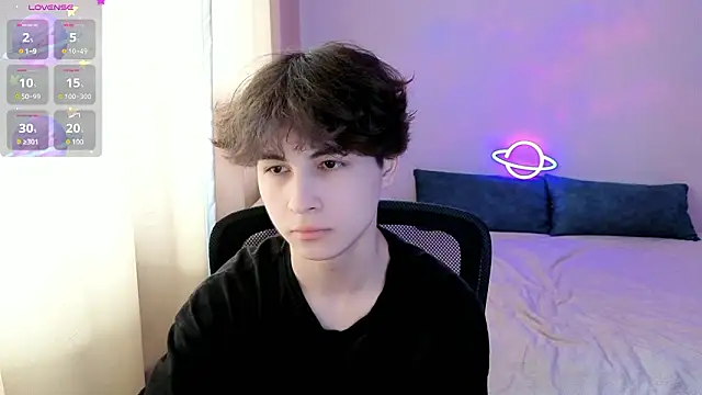 Snapshot of _LukaHayes_ chatting on March 17, 11:35 am LukaHayes online show from March 17, 11:35 am