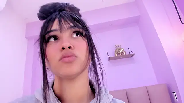 Snapshot of camila_scoth chatting on March 11, 12:11 pm camila scoth online show from March 11, 12:11 pm