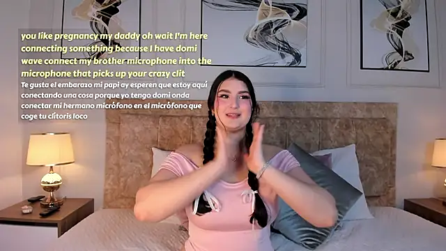 Snapshot of zoe_moon__ chatting on April 4, 2:14 pm zoe moon online show from April 4, 2:14 pm