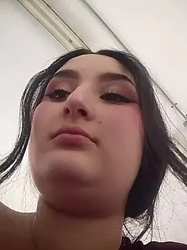 Snapshot of zoe_moon__ chatting on May 2, 5:40 pm zoe moon online show from May 2, 5:40 pm