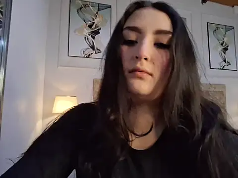 Snapshot of zoe_moon__ chatting on May 13, 11:18 am zoe moon online show from May 13, 11:18 am