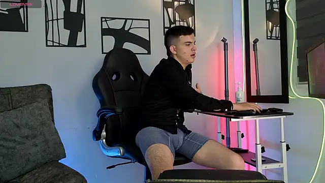 Snapshot of nico_pelusa chatting on March 27, 10:59 am nico pelusa online show from March 27, 10:59 am